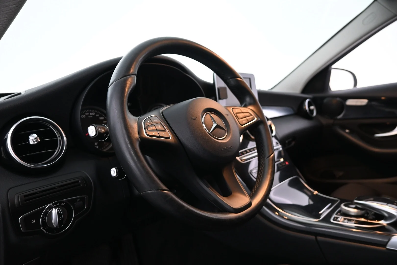 Car Image - 7EIWZH8T4AIq00V1zwe6Tp