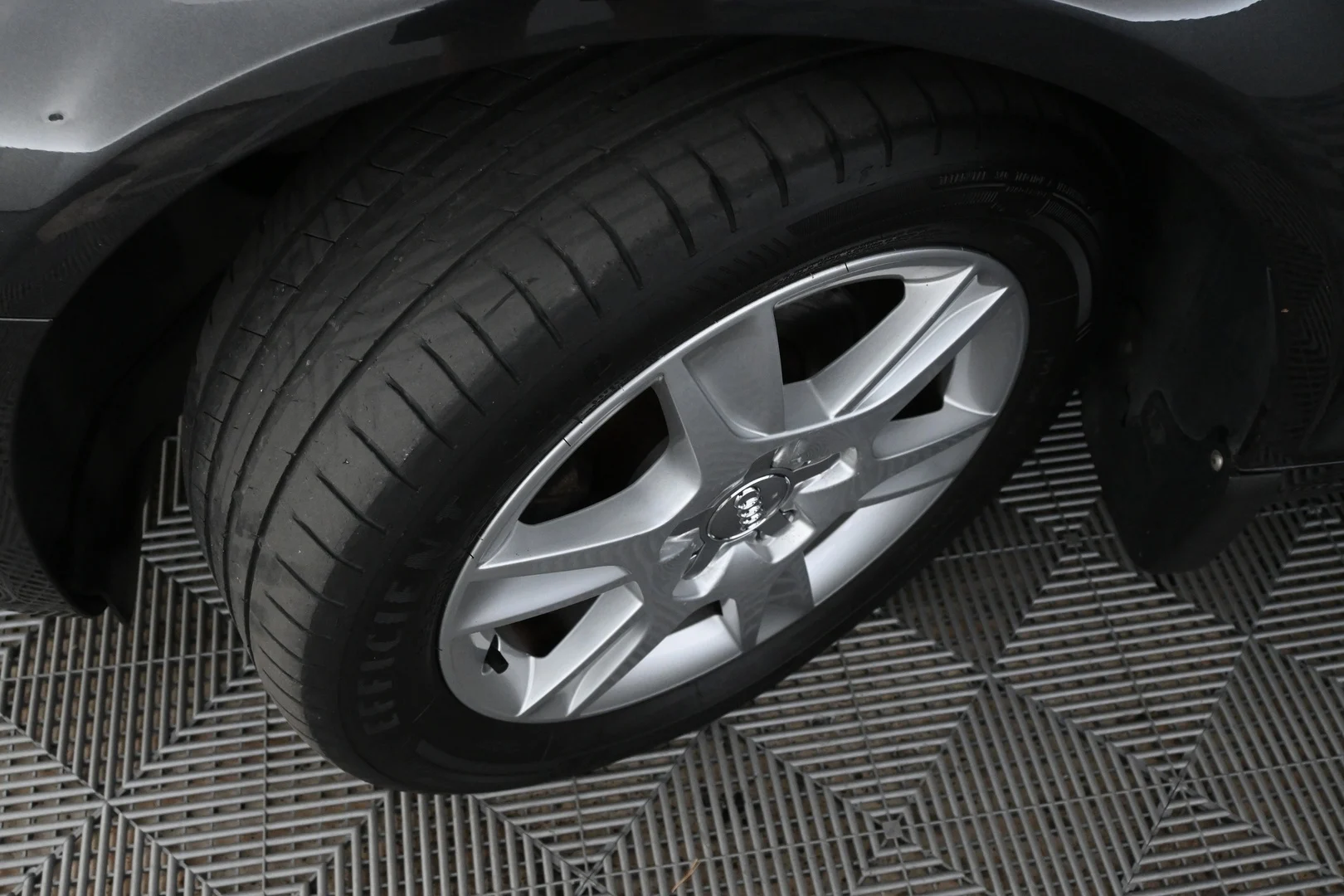 Car Image - 5T6kOyTHHs5vDbzXEMhSTr