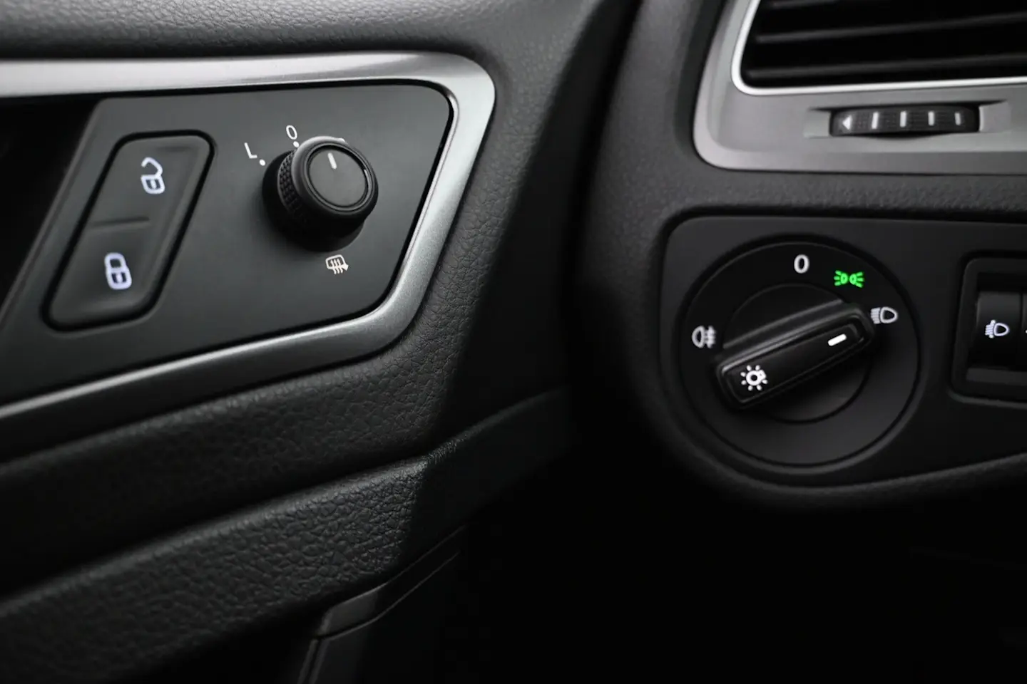 Car Image - 2yxUhVxltFYYS4N3SUoCmF