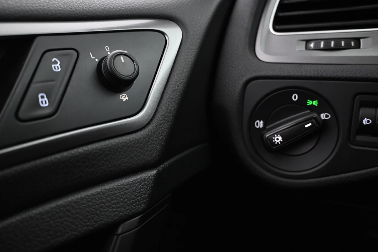 Car Image - 2yxUhVxltFYYS4N3SUoCmF