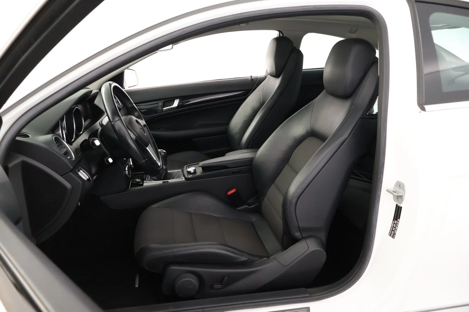 Car Image - oP04T9pJm3N47f6fYm6p2