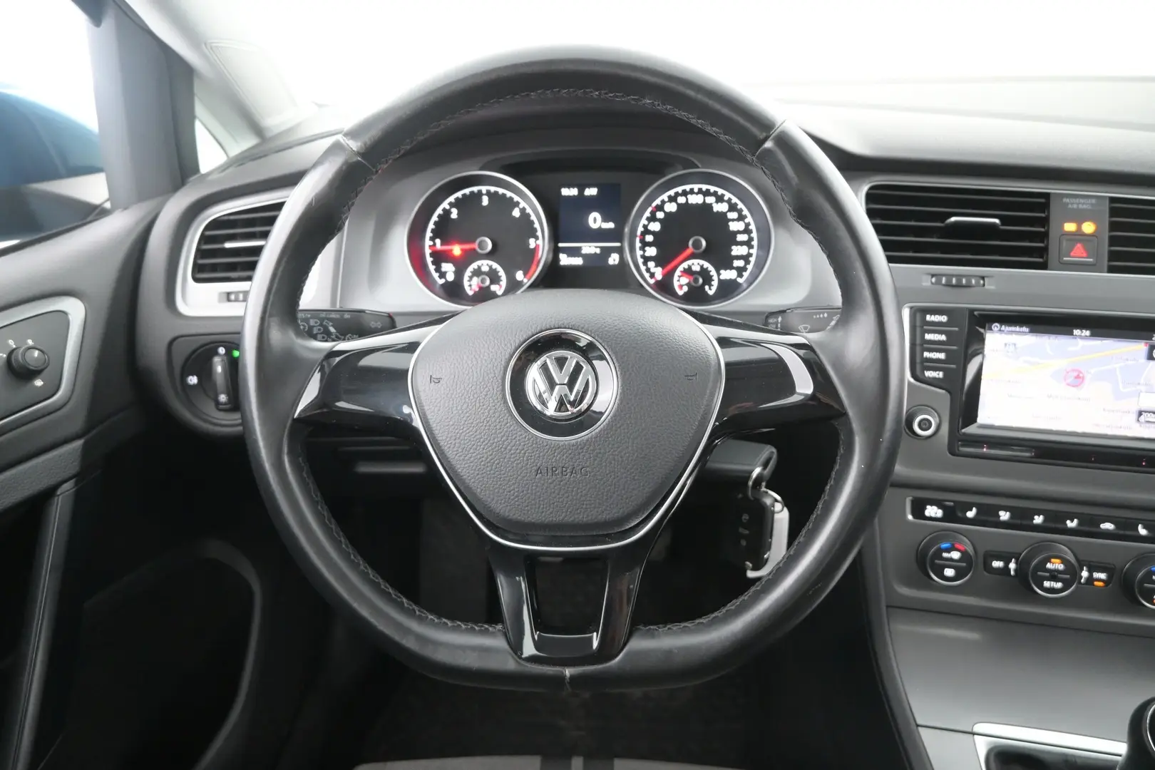 Car Image - 4lvWSzffC6HlW5YYu5w2St