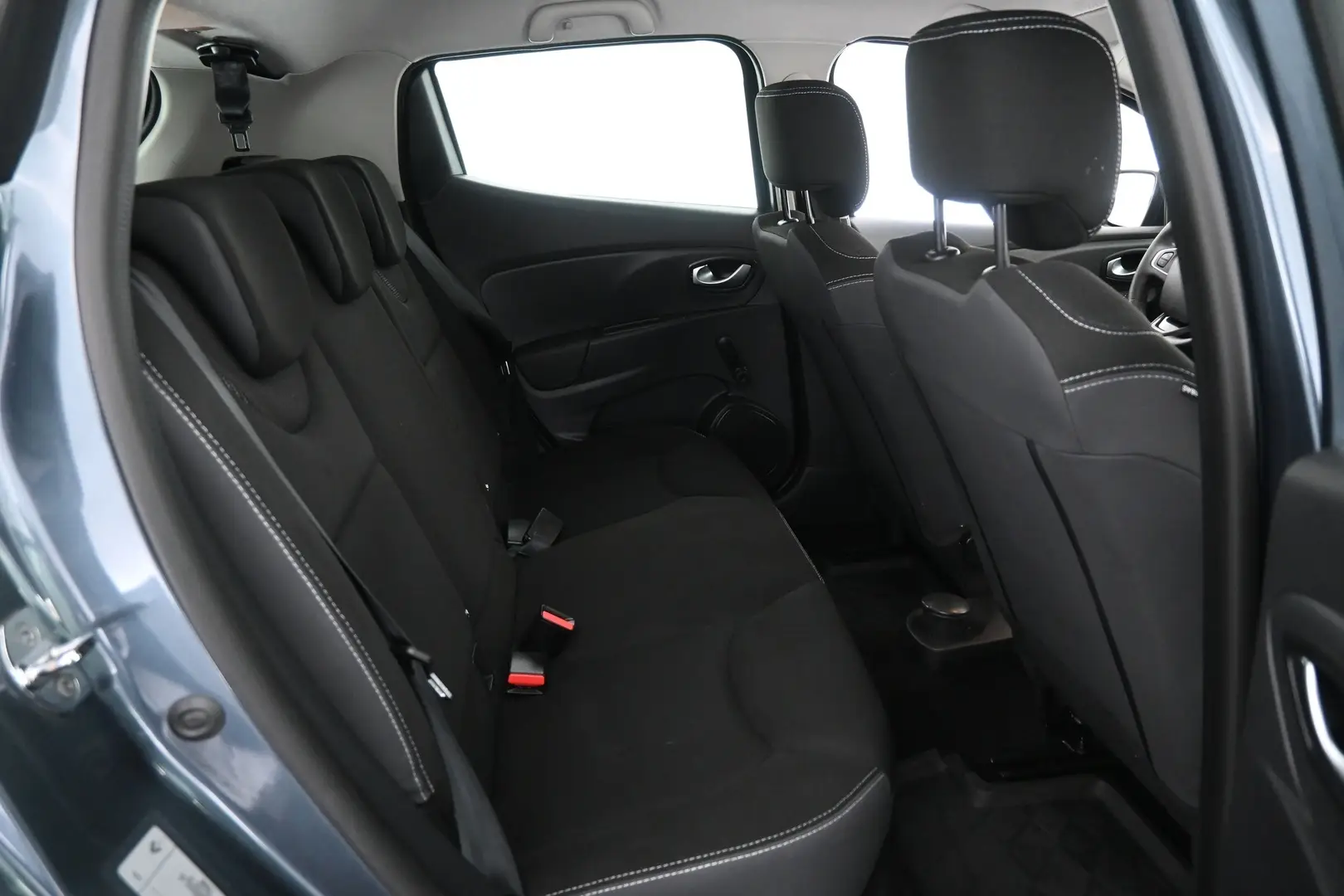 Car Image - 4lc3JHY4OjFWhQKASJWBCS
