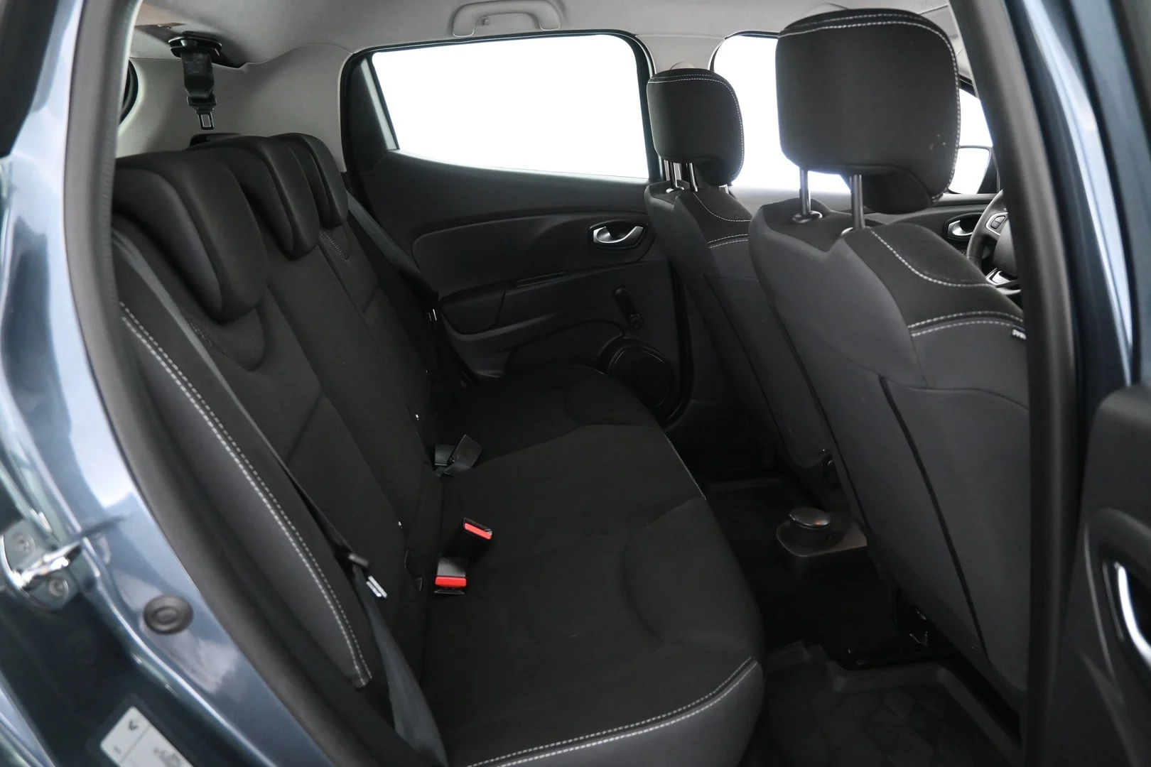 Car Image - 4lc3JHY4OjFWhQKASJWBCS