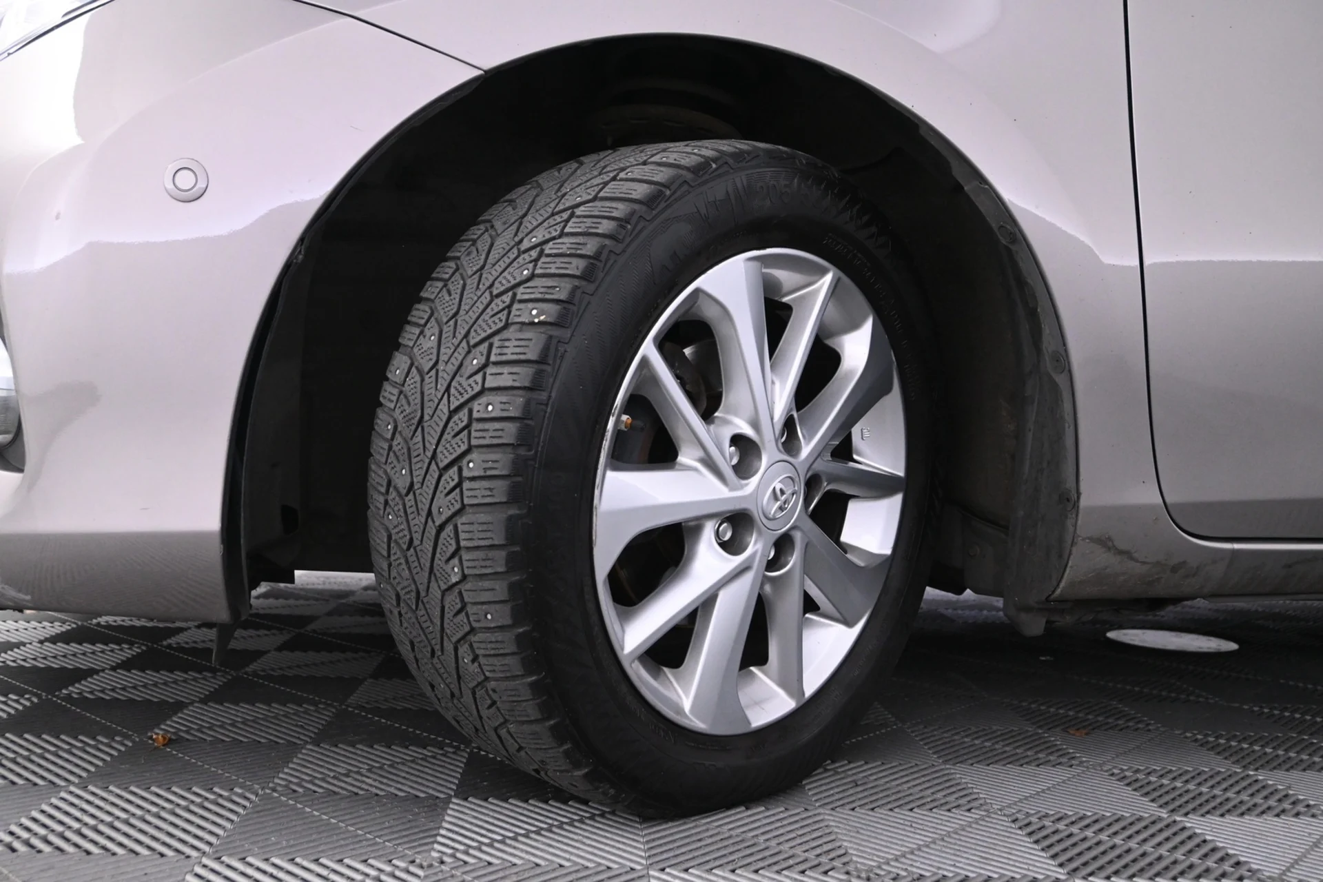 Car Image - Plq1VAdoTmQF0NQ8HYAeH