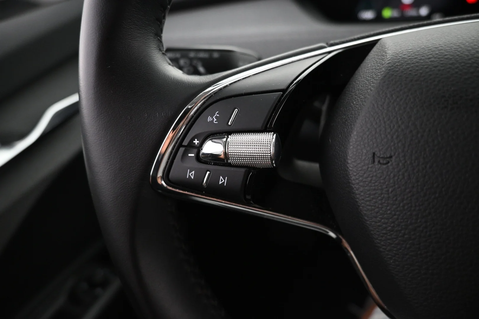 Car Image - 7LaaN7DULP6uxBNHshgSAl