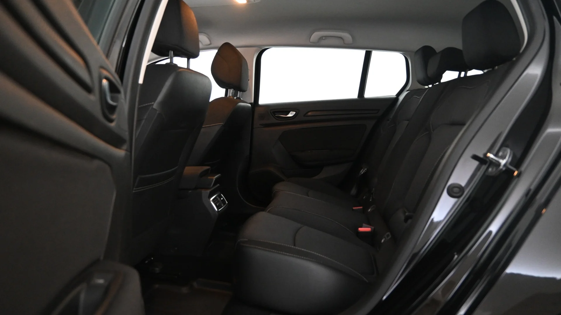 Car Image - i5NygqGOjBIvQiY61UOqP