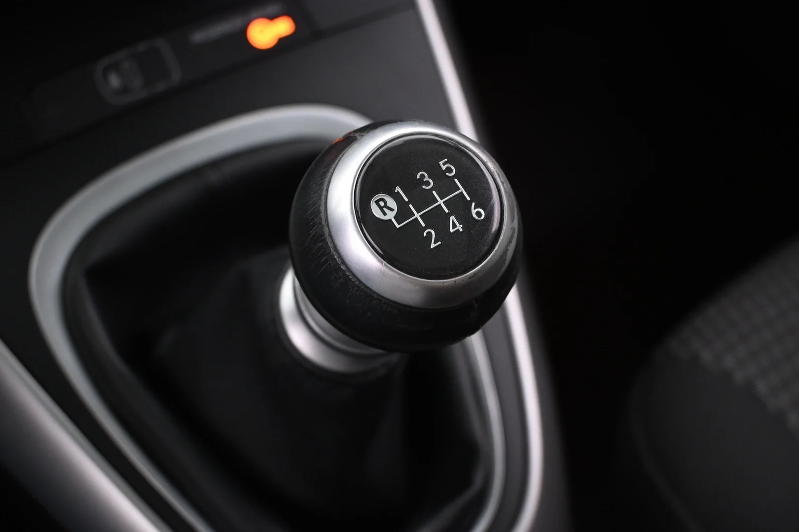 Car Image - 5Uzba2b60jzqvaQuls8FM4