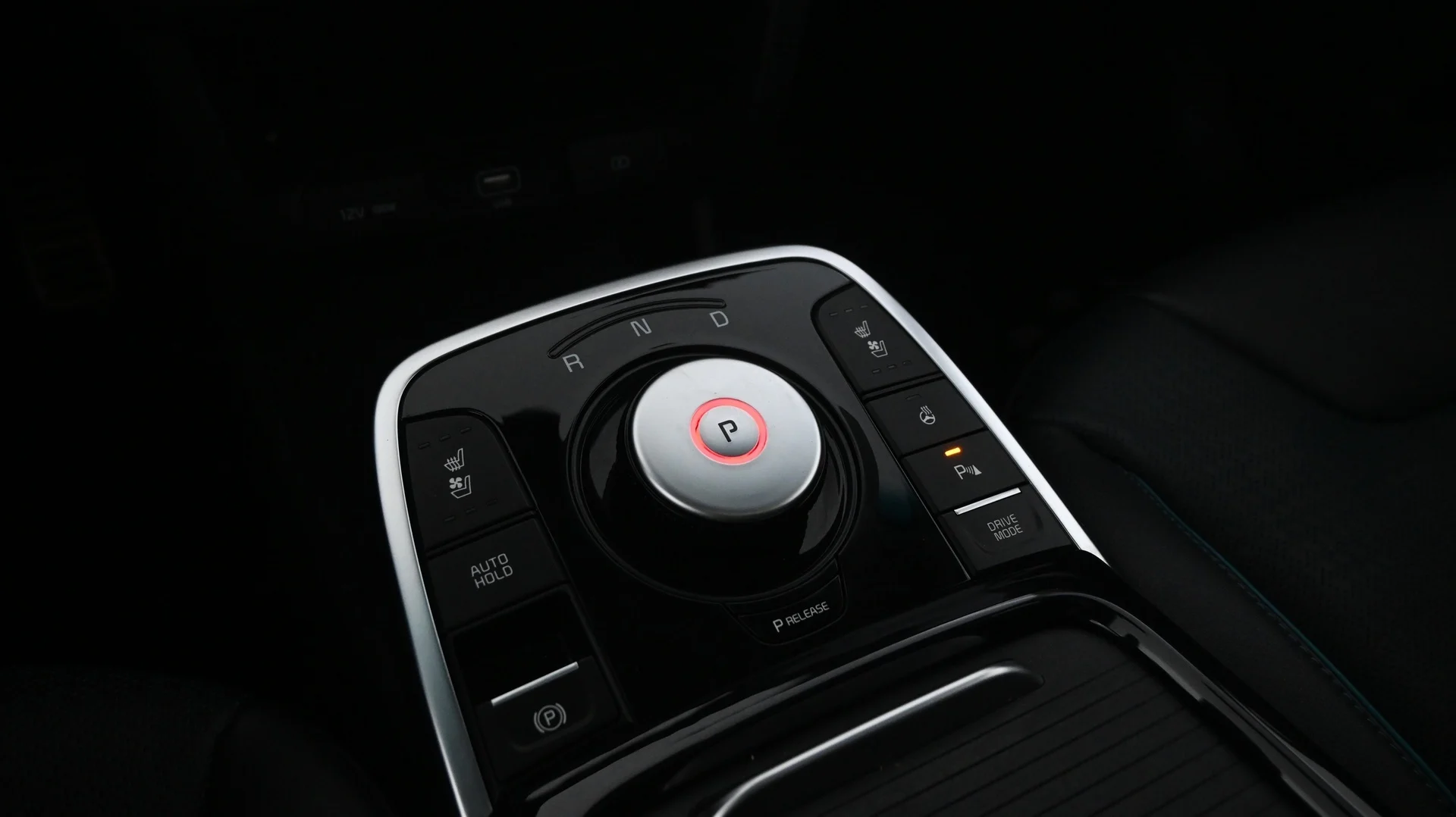 Car Image - 6vR9Ib1txQ9hbK3jlD8hbV