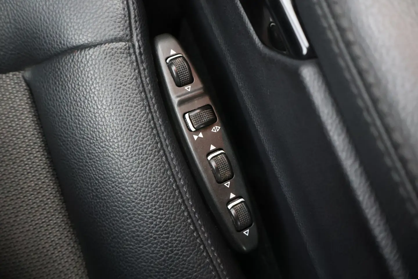 Car Image - 5M5KzdrU7aPhcvEv6EBpM8