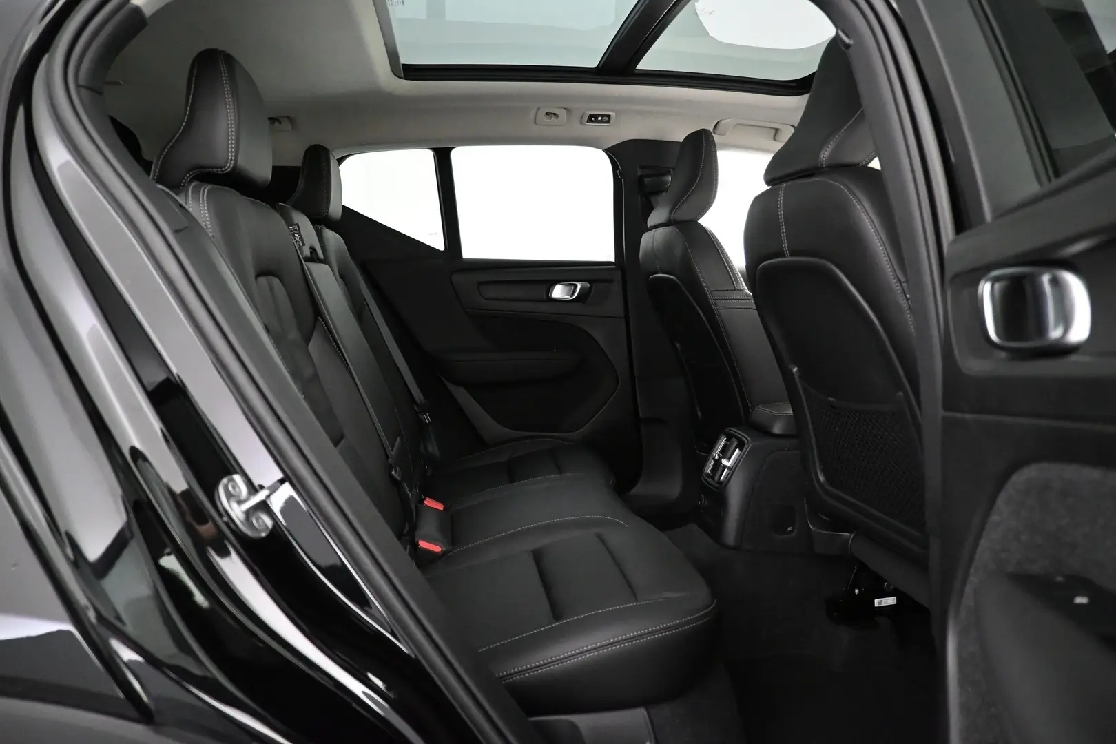 Car Image - vsKuzJ5VKboeEMwWi2dsE