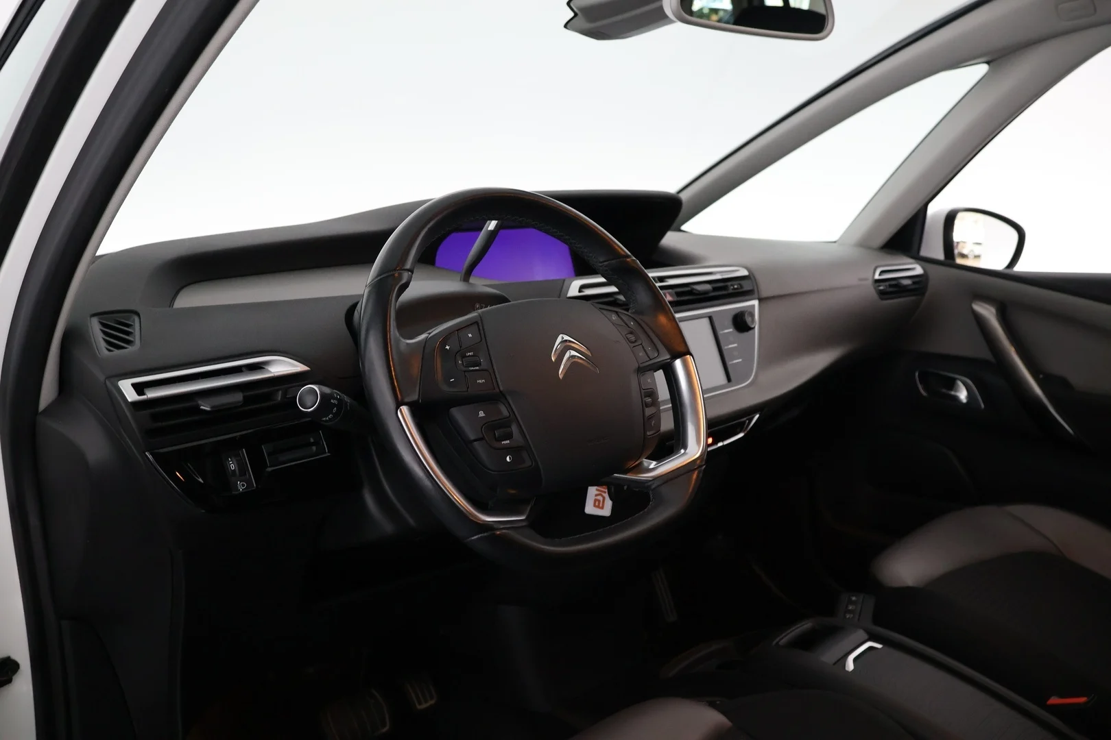 Car Image - 20B7e5Pyqp0fqrCIjOqdwU