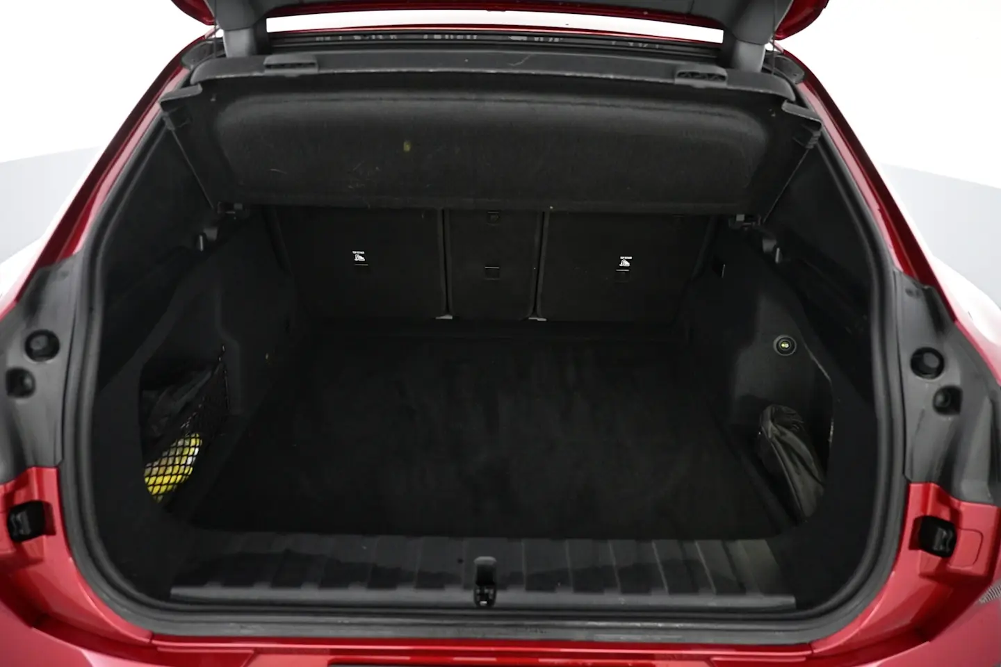 Car Image - 3sUdBC7M9YqH7cP3a62zJ2