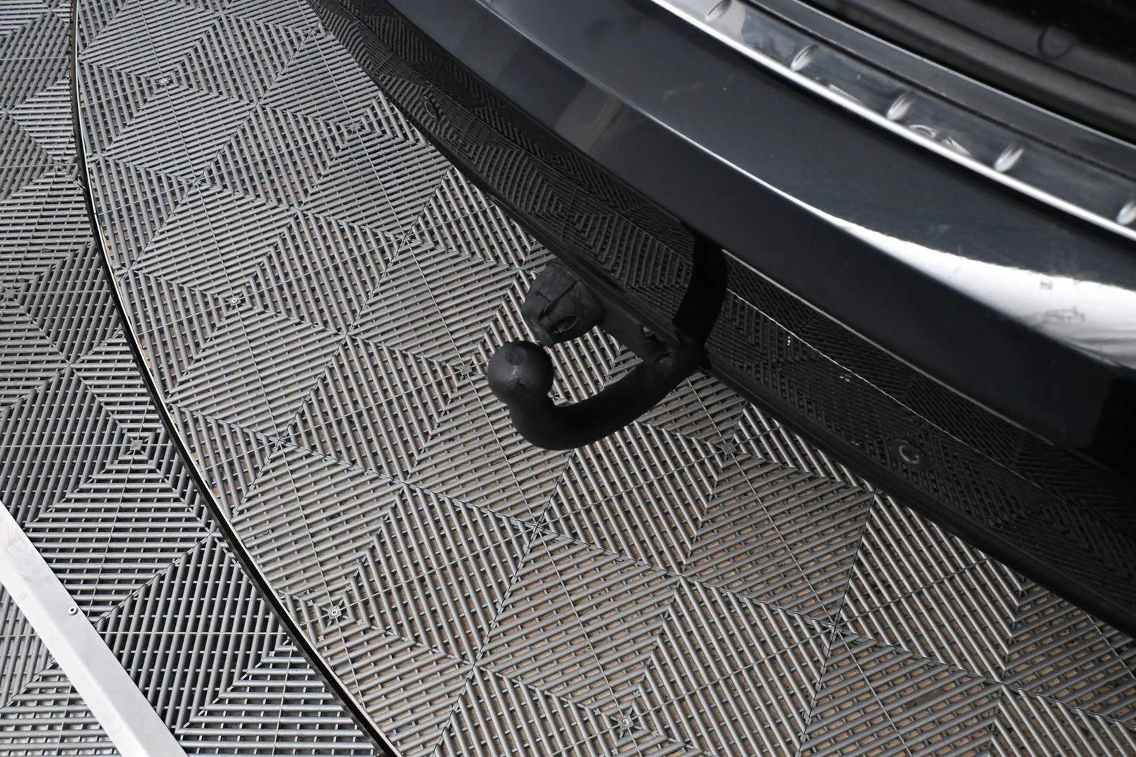 Car Image - 3GlfH0pEPa9gf5KcBsX9vY