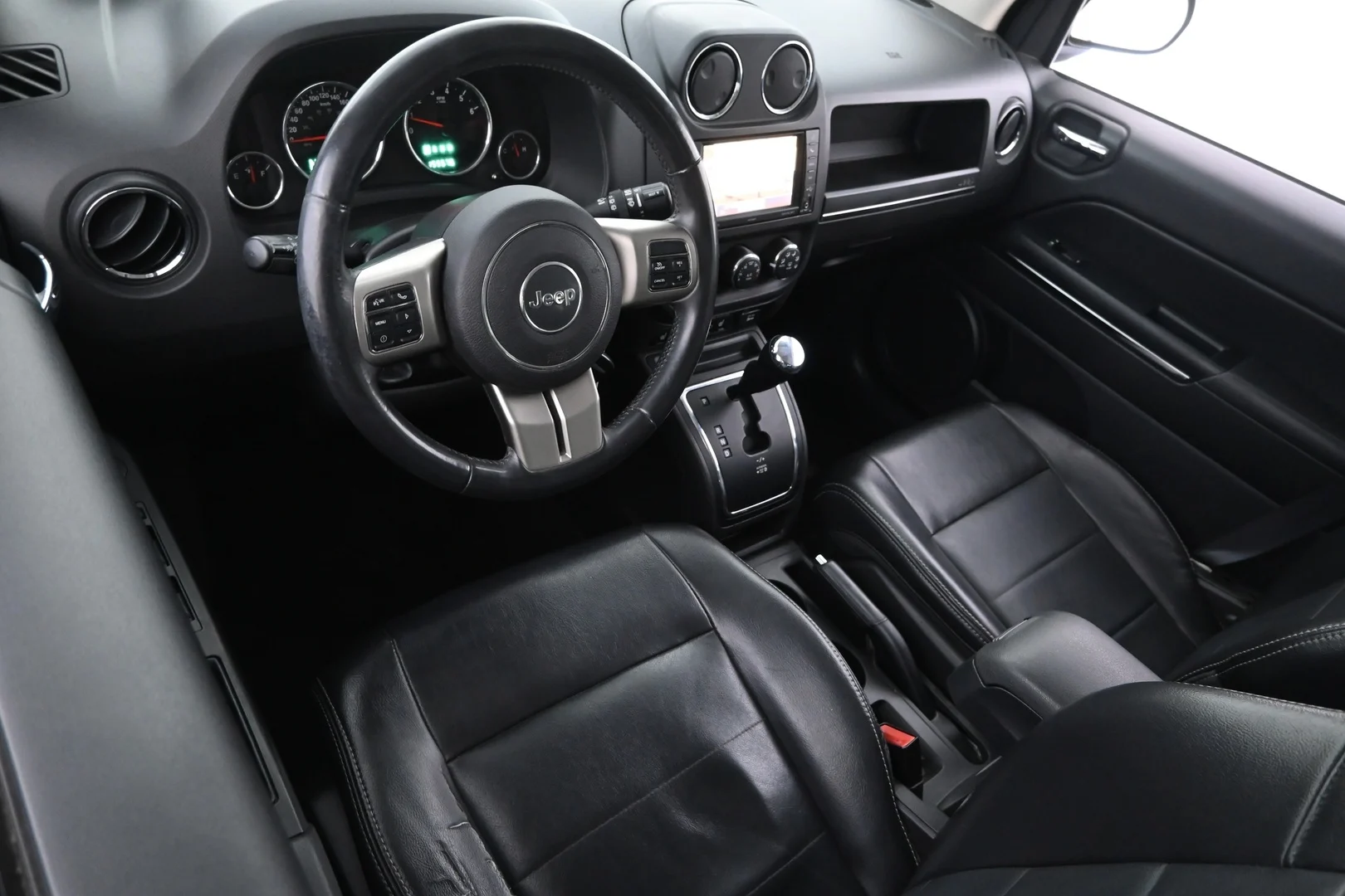 Car Image - 4vBnHHFYFSm82EExCMWoCZ