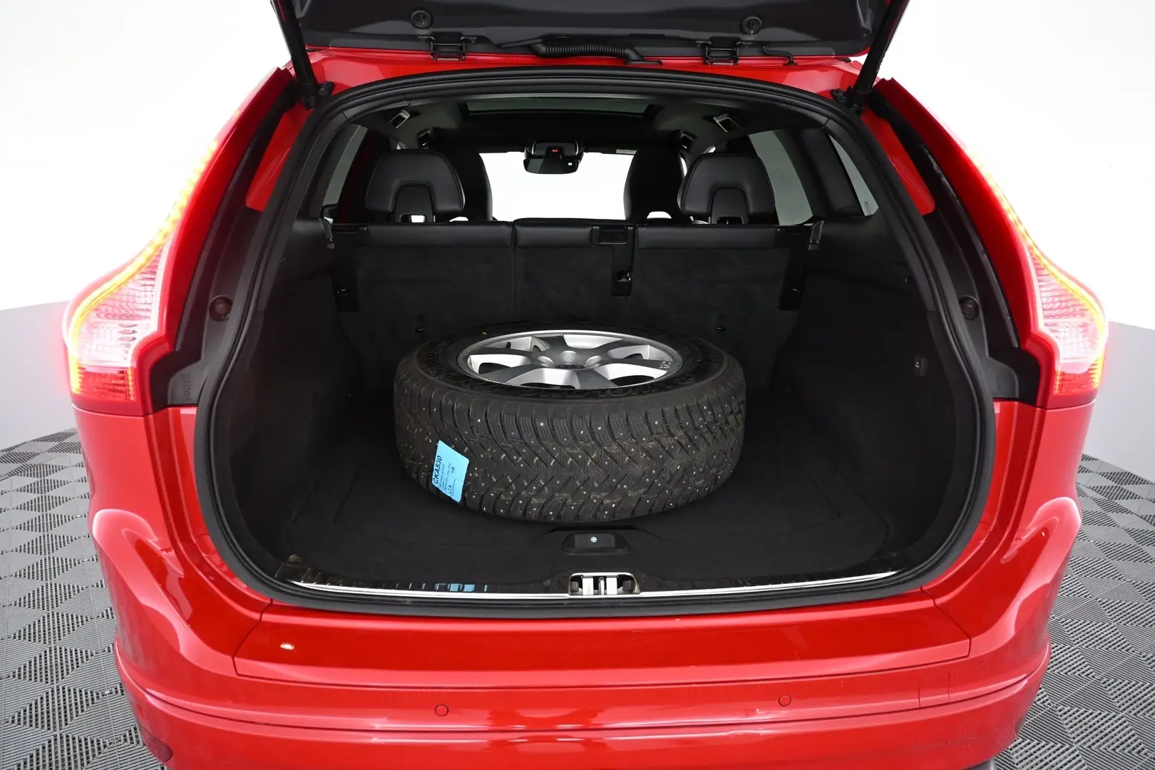 Car Image - 2QxTmYxoFYdNFetN5ly5uS