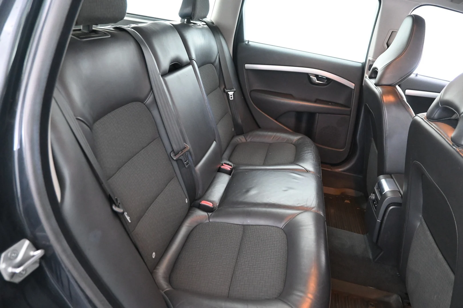 Car Image - 2lHI4omqru2UdJCivRdMUN