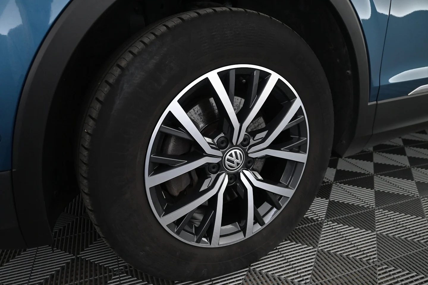 Car Image - wVU67ZzfgRVfJA9aUcTI5