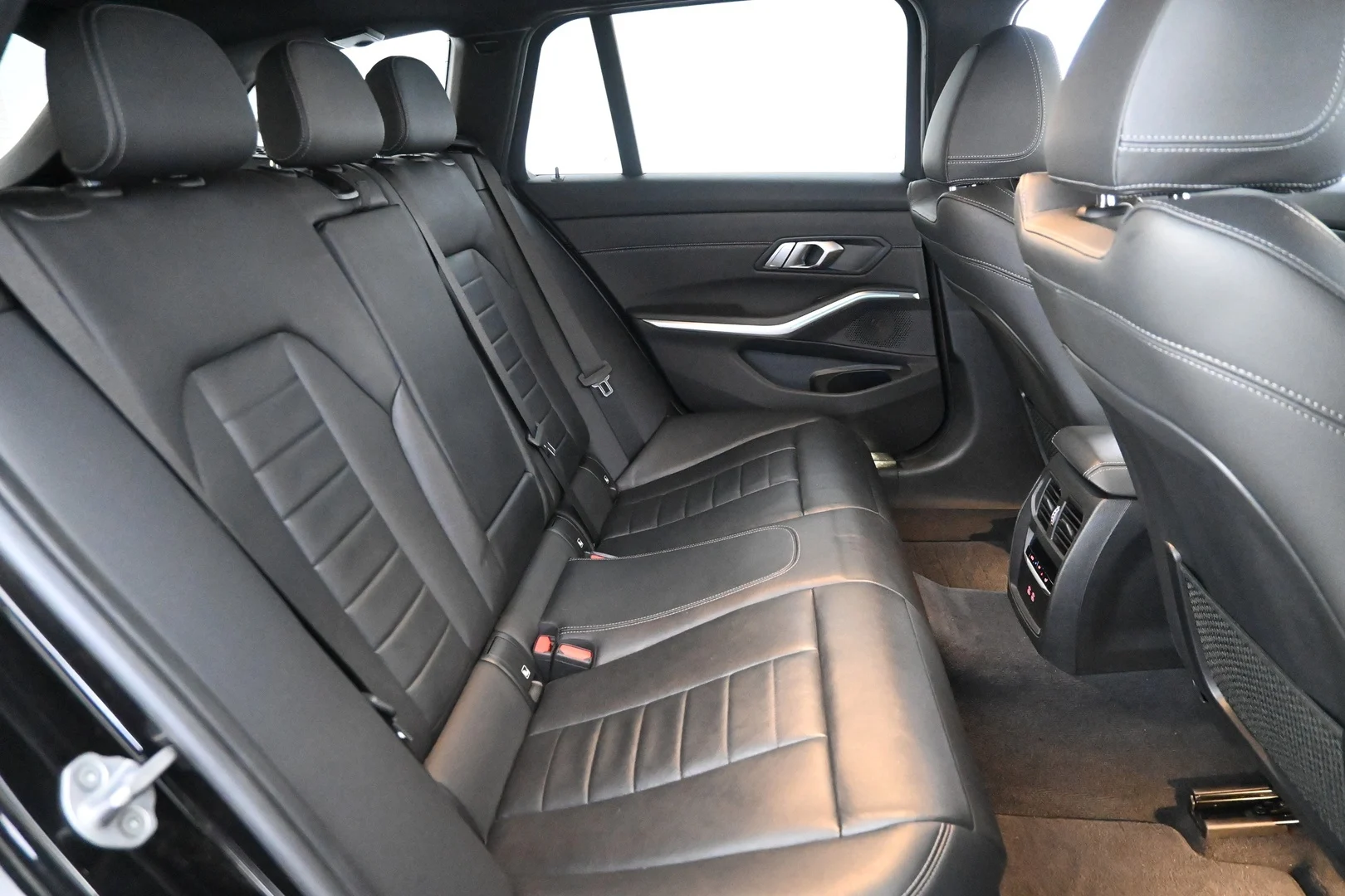 Car Image - 27XnguP3SHgkdcYnV060FN