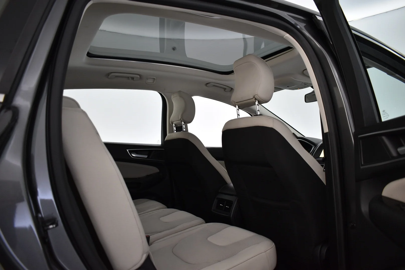 Car Image - 3mM3qLM4ar0ttZ15BgMBwk