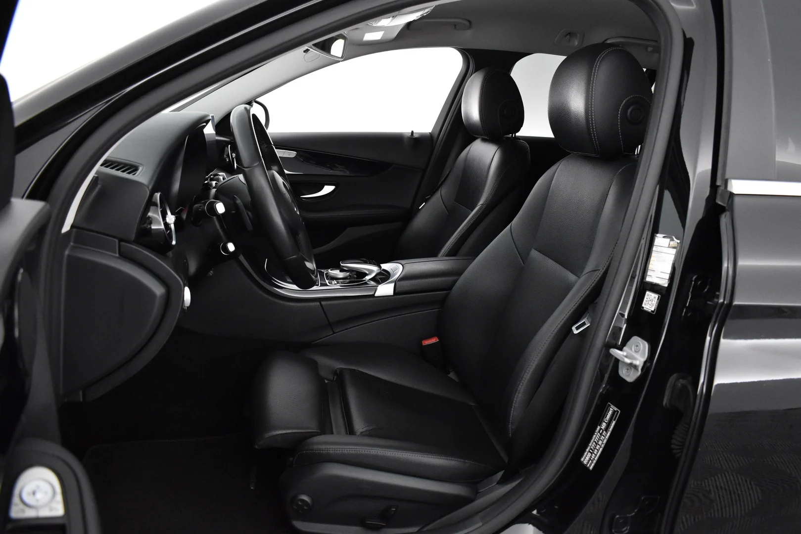 Car Image - ifeLo4KNeiWyfaKPE7Fpo