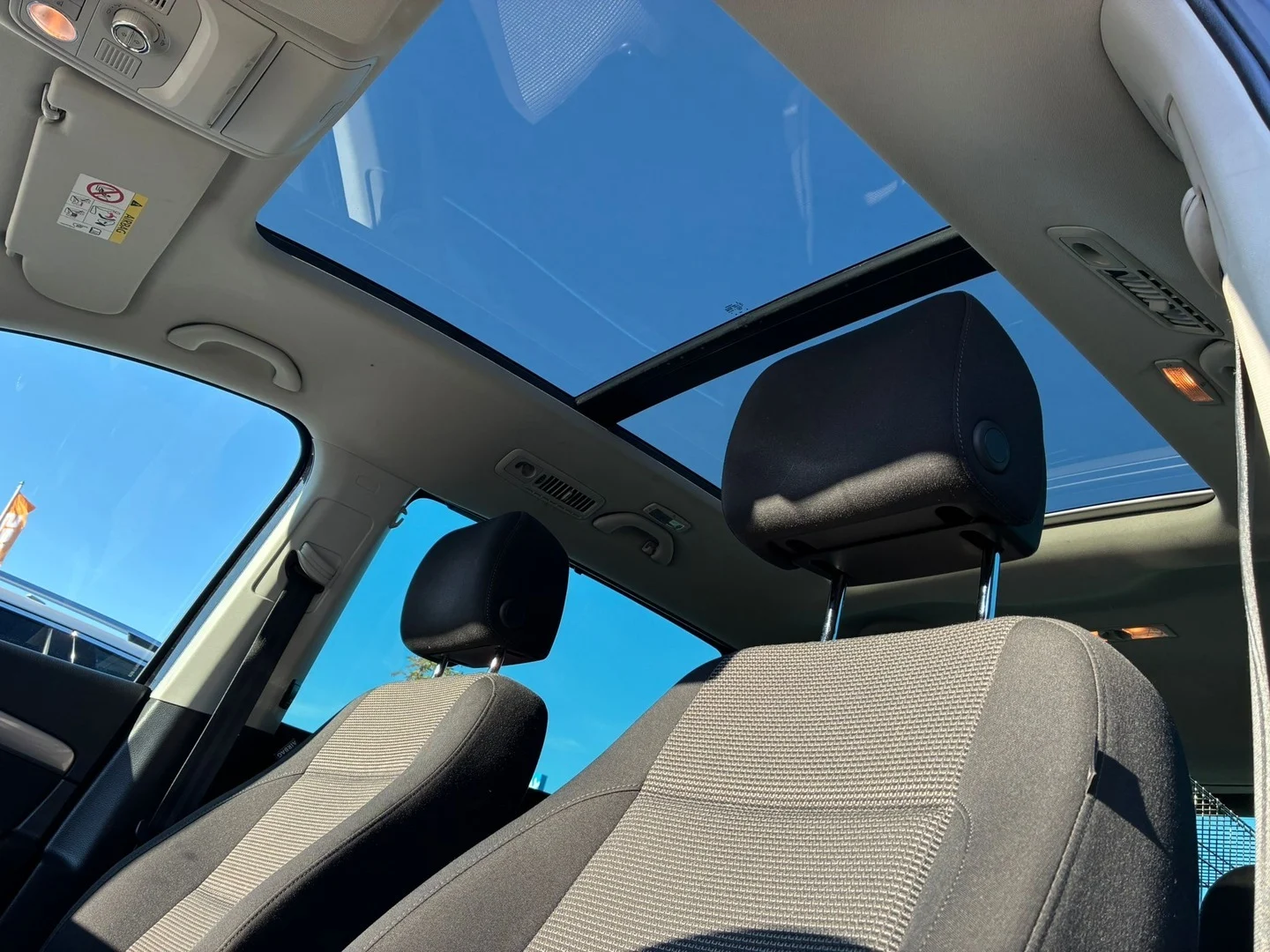 Car Image - 3N7G6pwKGQI4K1RZGI43Oj