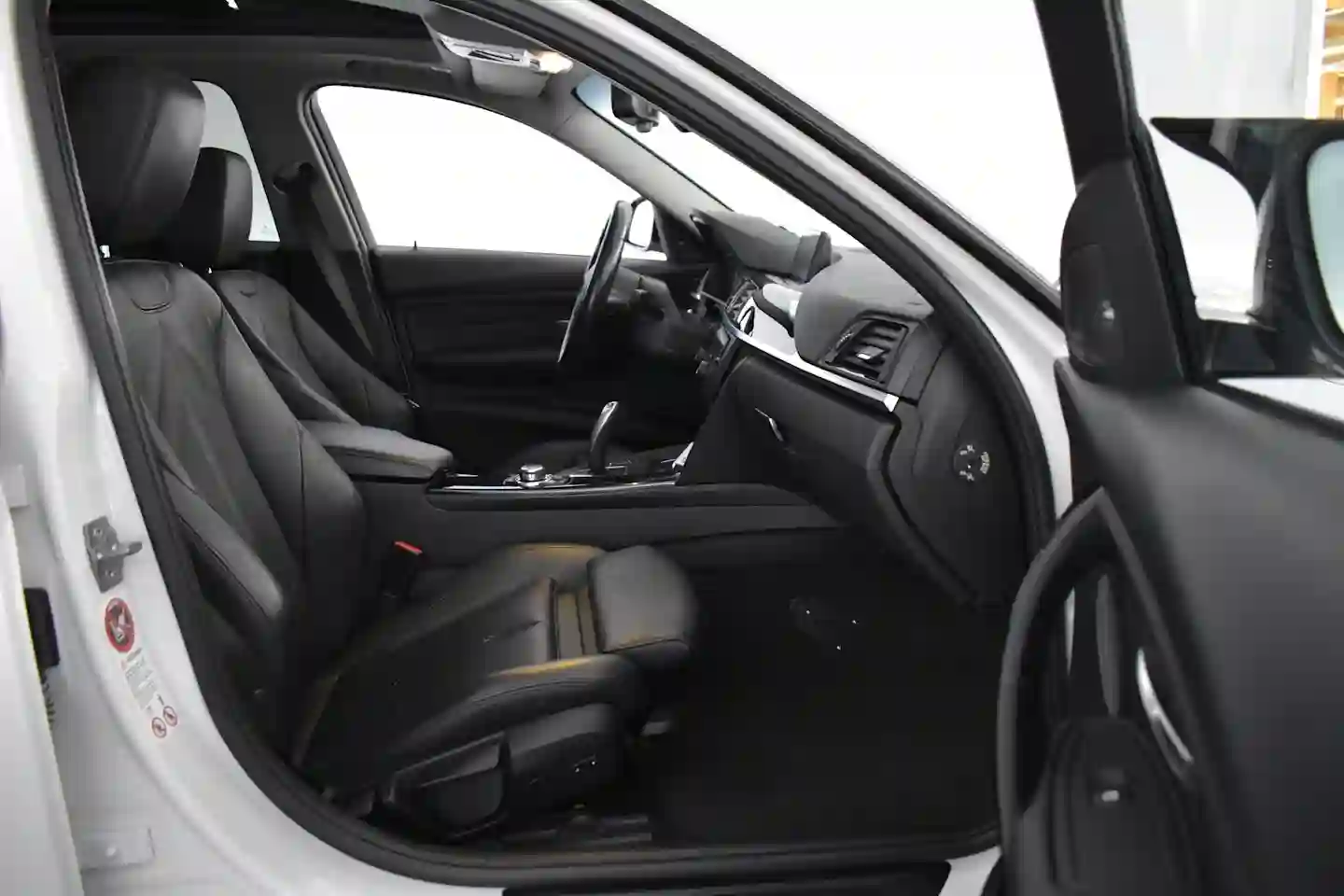 Car Image - 4SM11ISyVva2DsfwpDnnmH