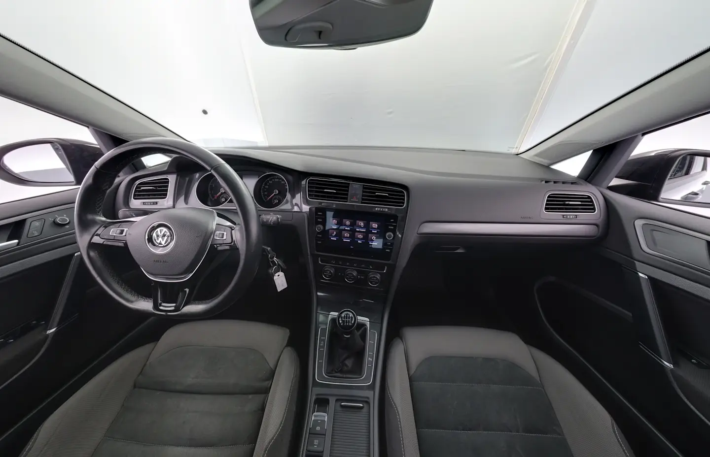 Car Image - 3AEGBZB43VFtUNYuhwuFLL