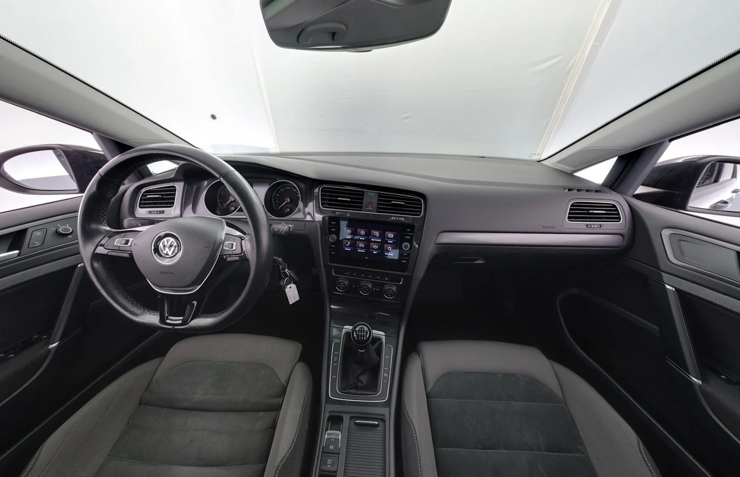 Car Image - 3AEGBZB43VFtUNYuhwuFLL