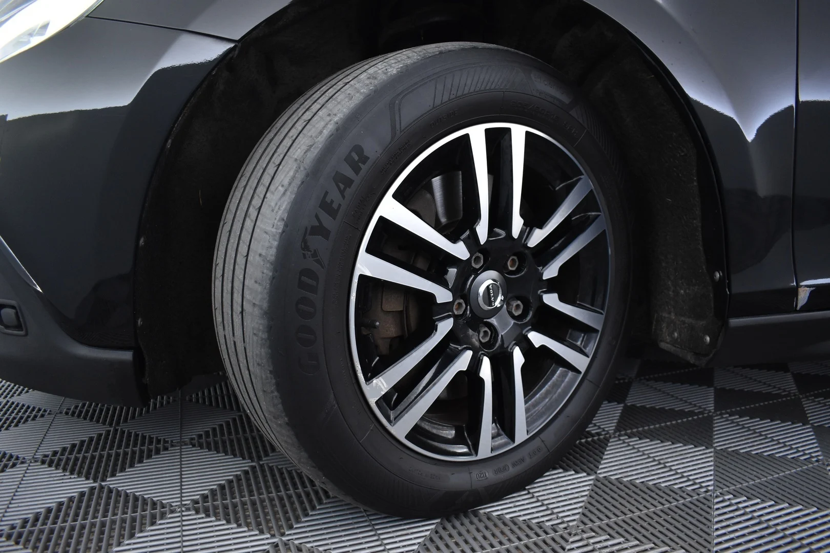 Car Image - 2HrBfaRg4gGGvfdtc3GHOh