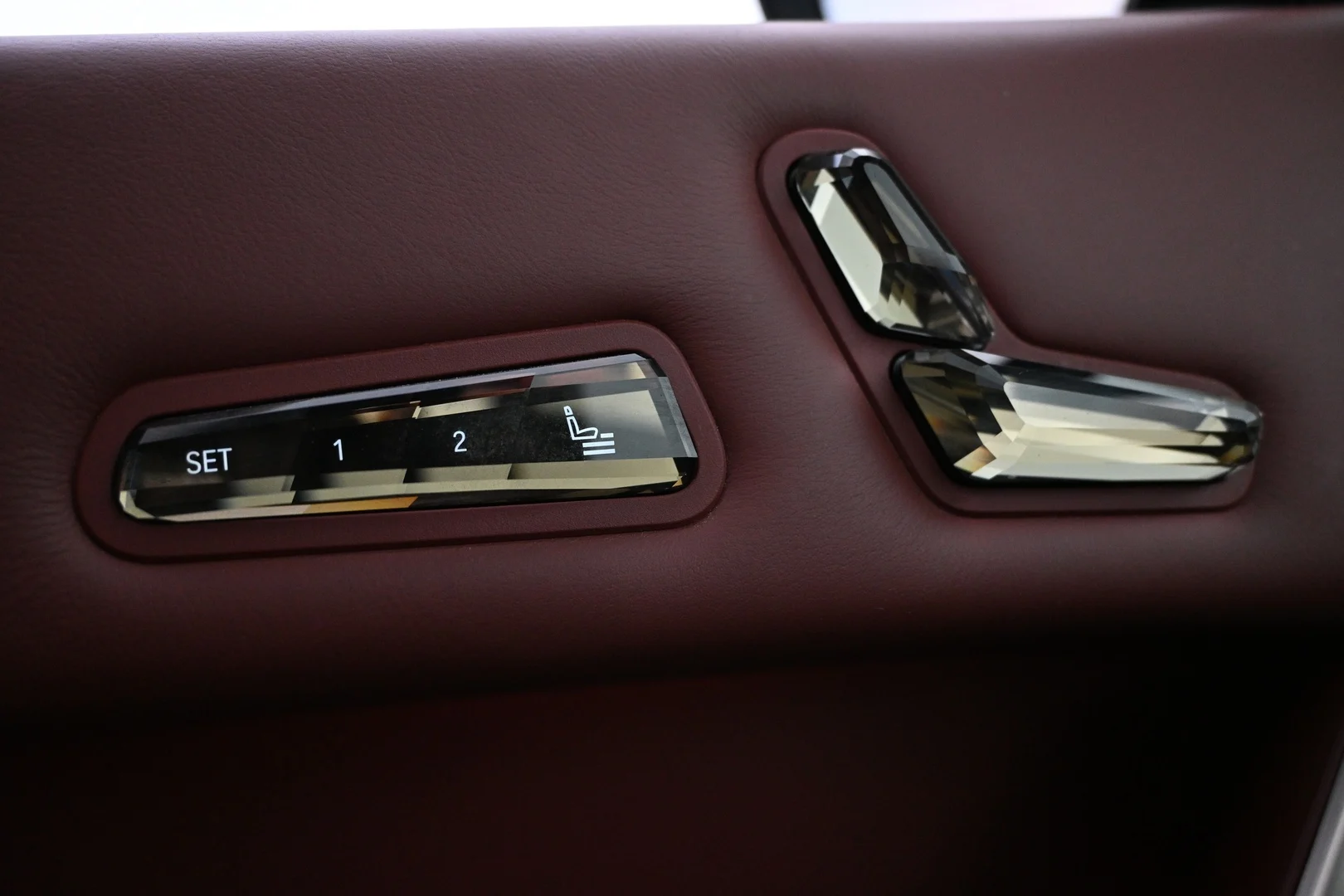 Car Image - 4bqSrZG4q1CDnZA3bEeFjO