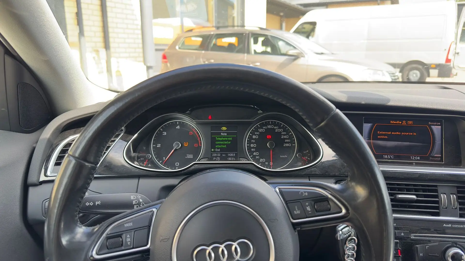 Car Image - 3ULgZZfMflr7hxIRCQtjzQ