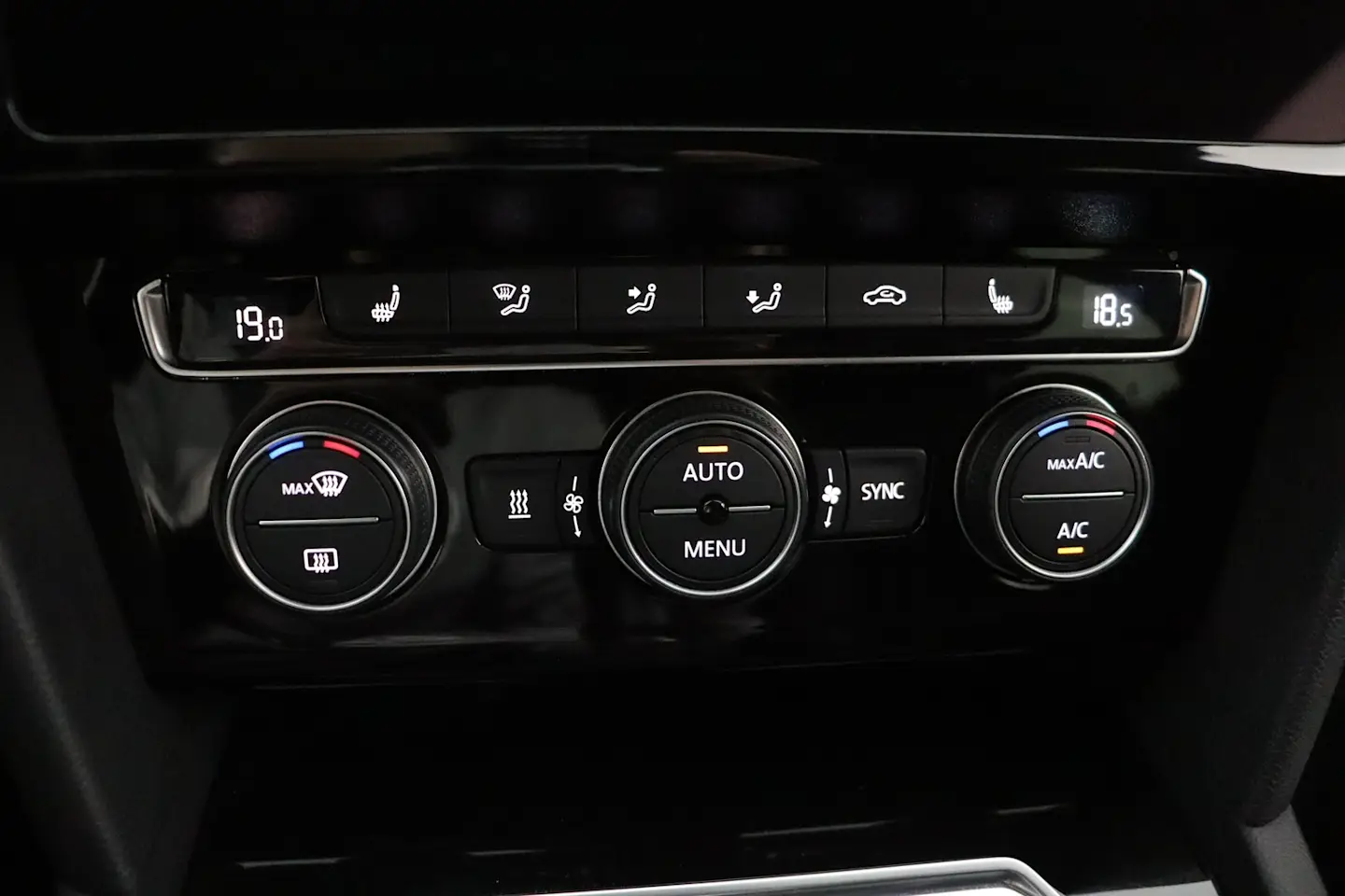Car Image - 4LtI4wrhUChDjwI0wle9hs