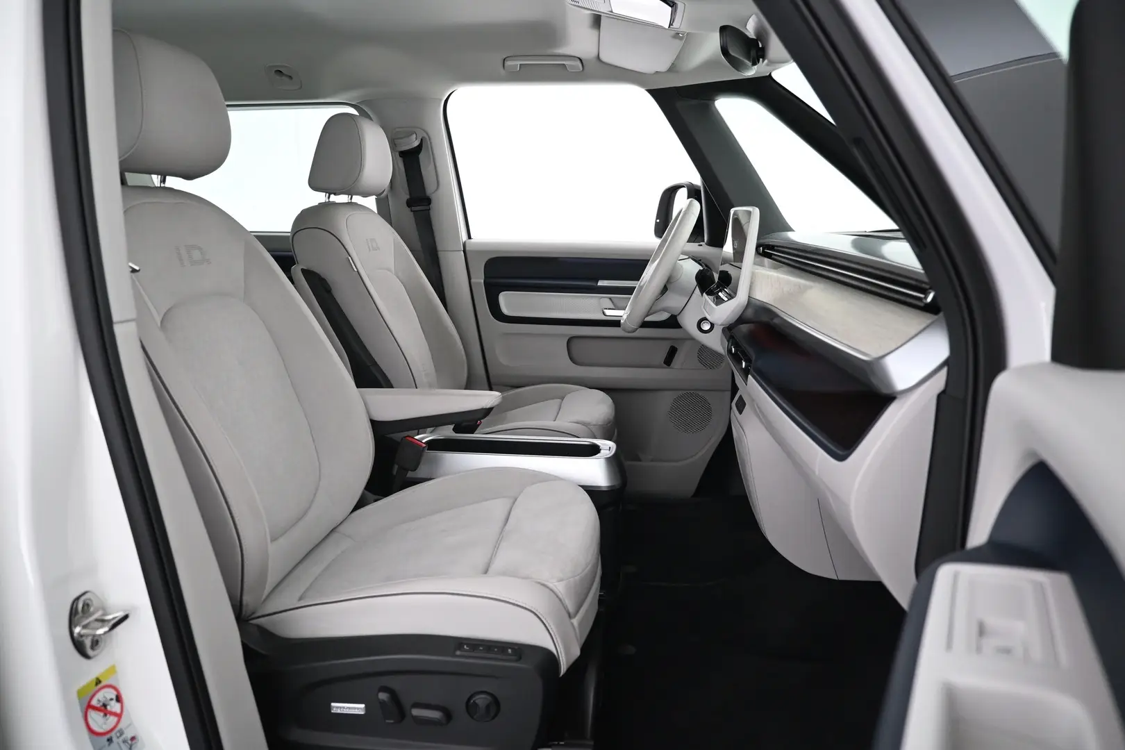 Car Image - 4wIv2Y1RNKtPKooBX0C2xs