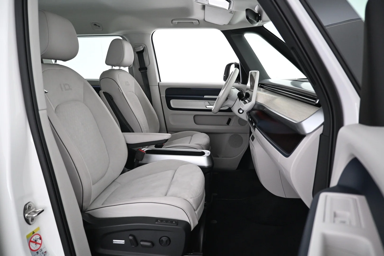 Car Image - 4wIv2Y1RNKtPKooBX0C2xs