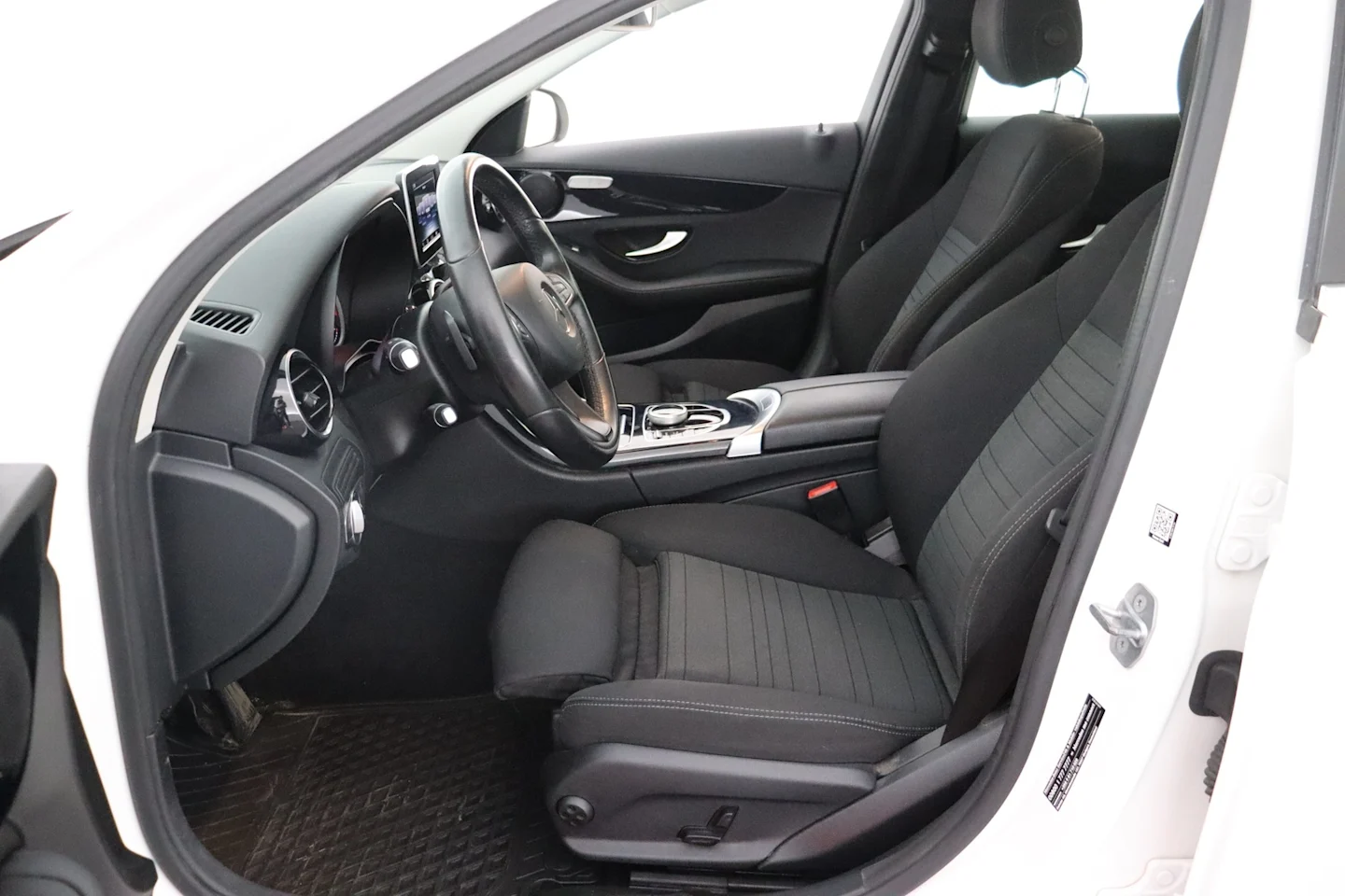 Car Image - OvwsuDmTUT99tNMYn9Ogp