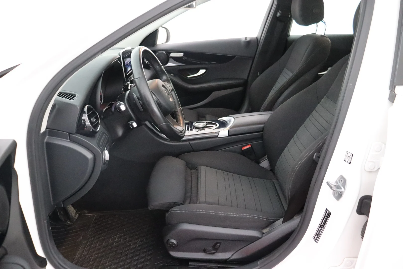 Car Image - OvwsuDmTUT99tNMYn9Ogp