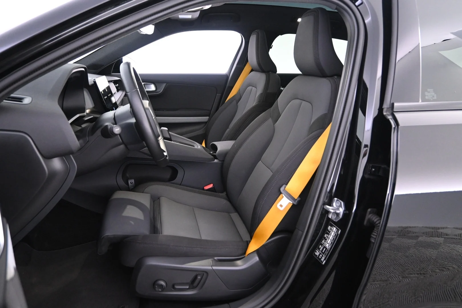 Car Image - 3vNPDG6XZk1l83akKt3kJz