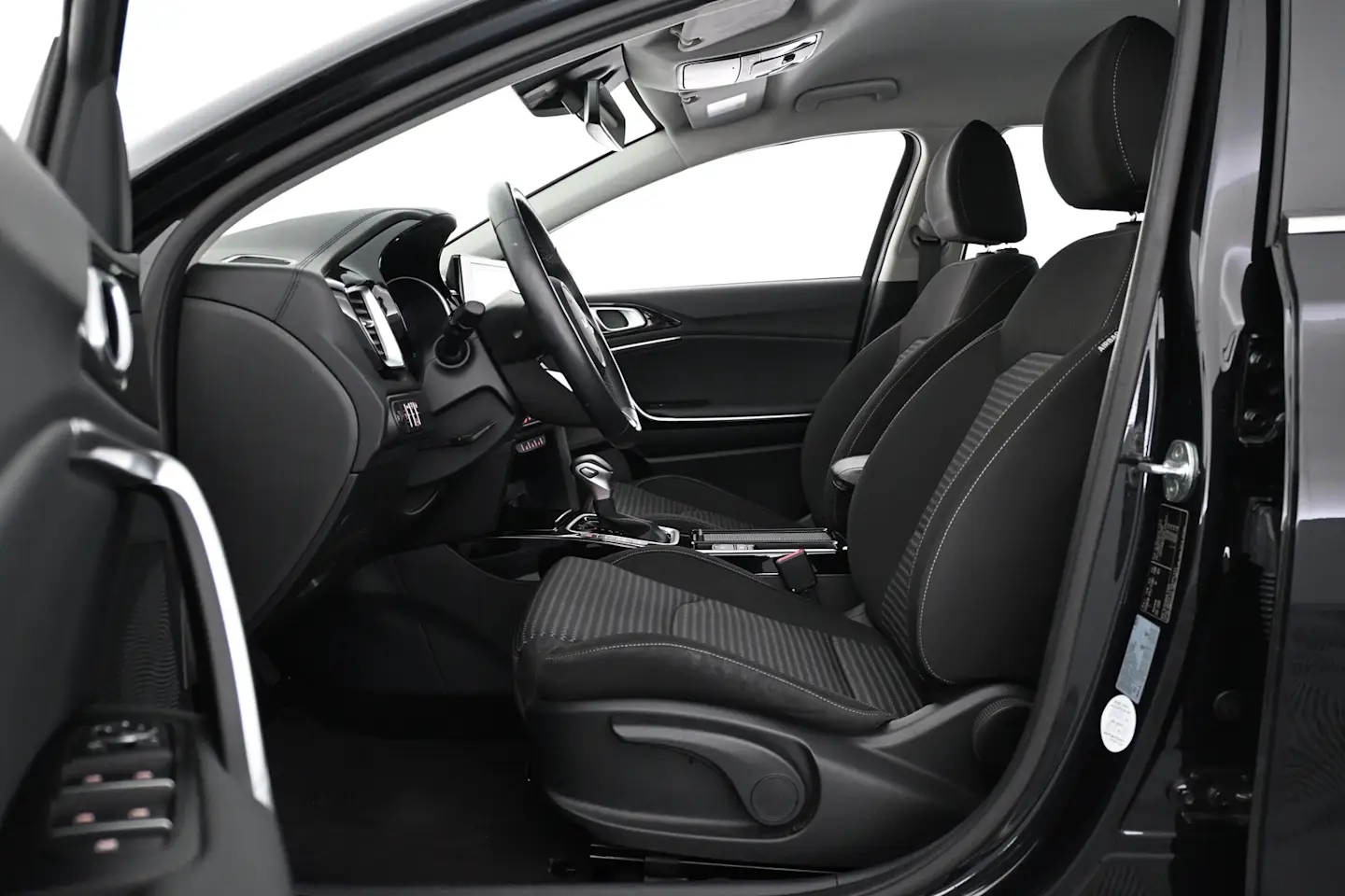 Car Image - 6CXOWXGBLV9FeXclluguZ6