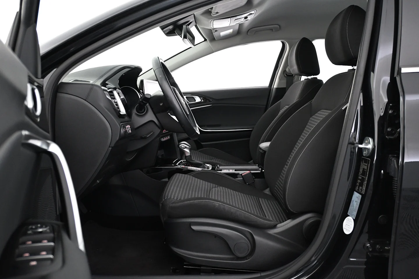 Car Image - 6CXOWXGBLV9FeXclluguZ6