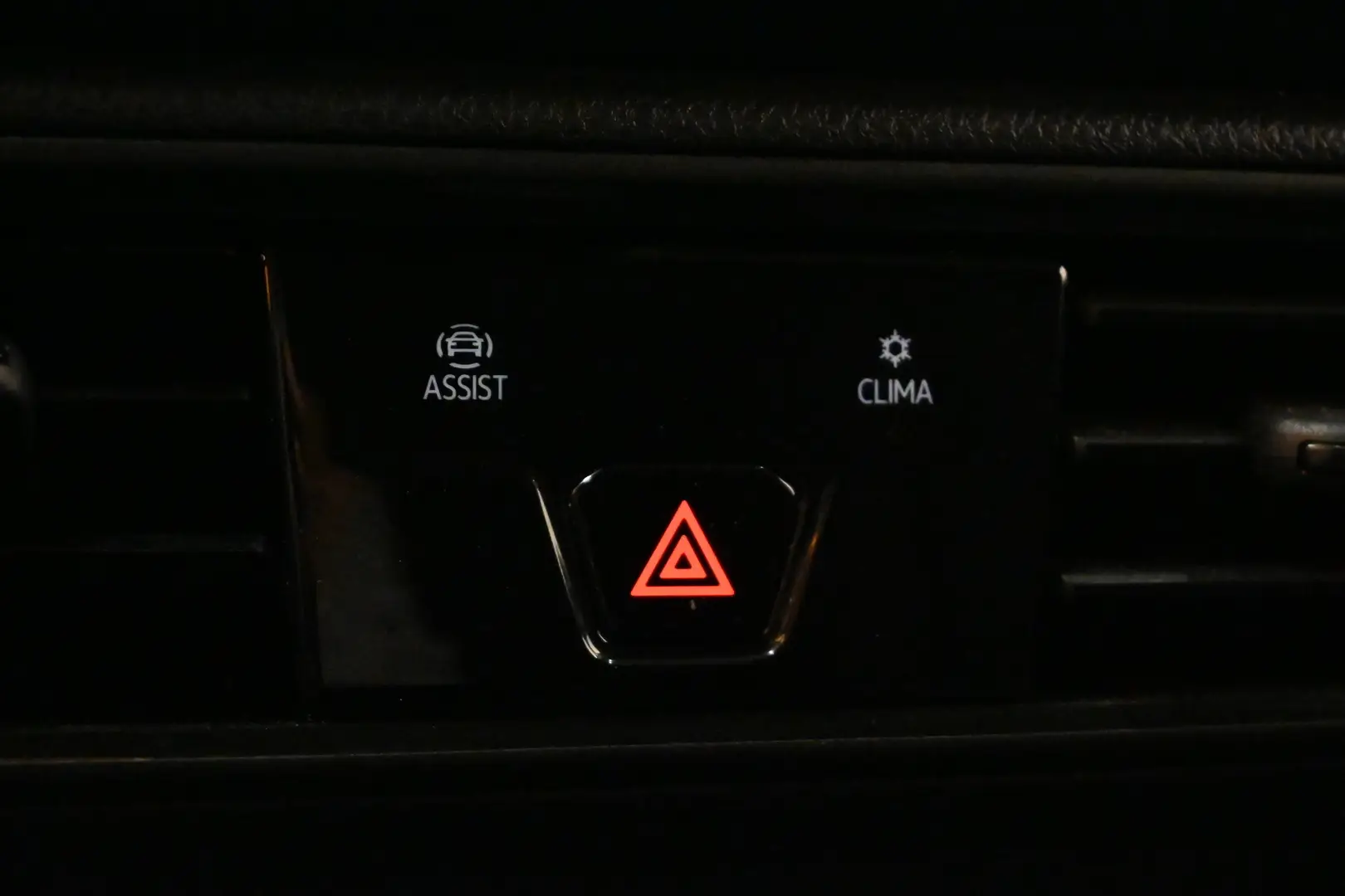 Car Image - 2t0pJD5E1xSzvaCYnbWIEj
