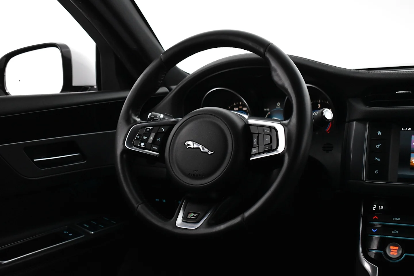 Car Image - zpeCQaUJgUALKnE1hkR5N