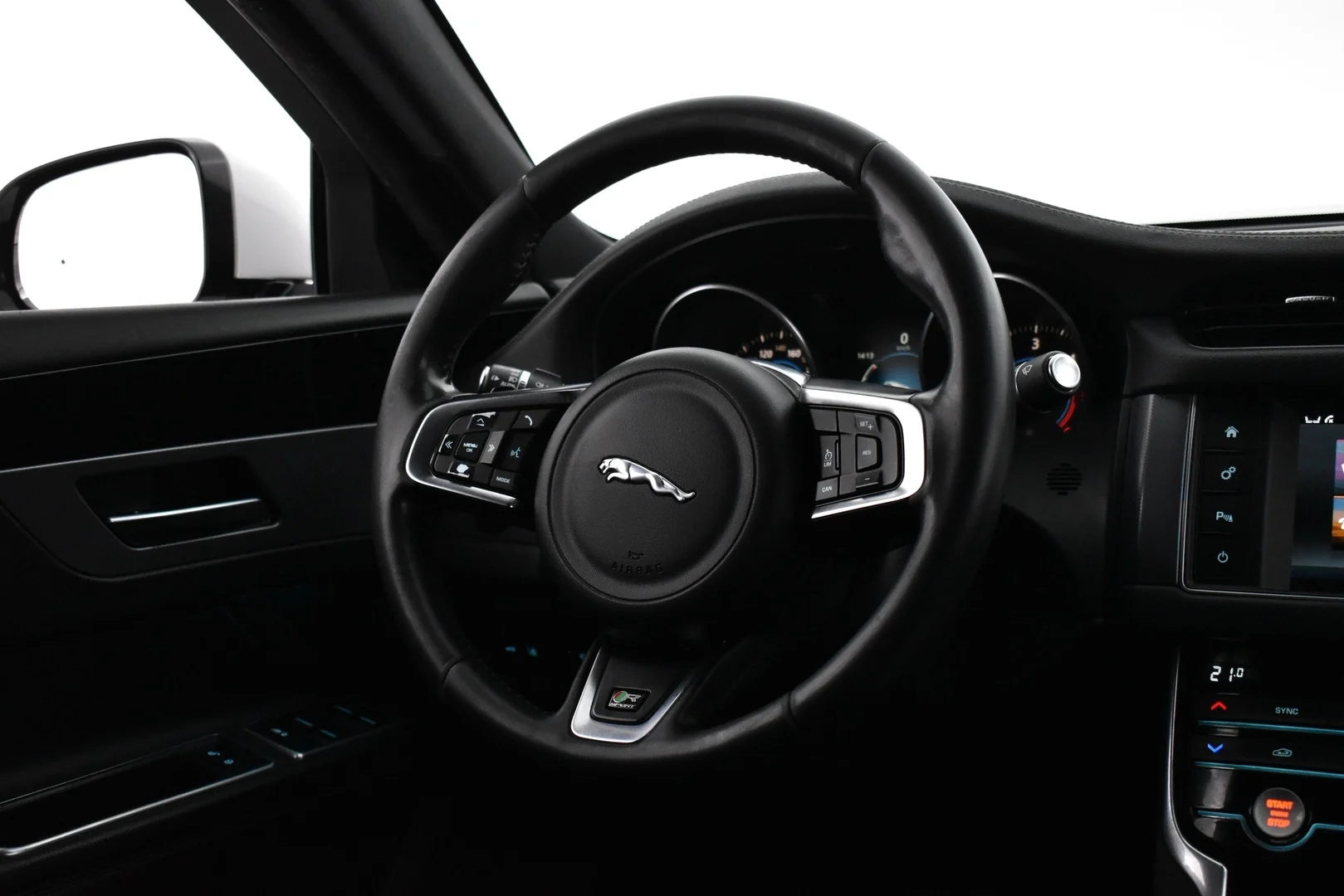Car Image - zpeCQaUJgUALKnE1hkR5N