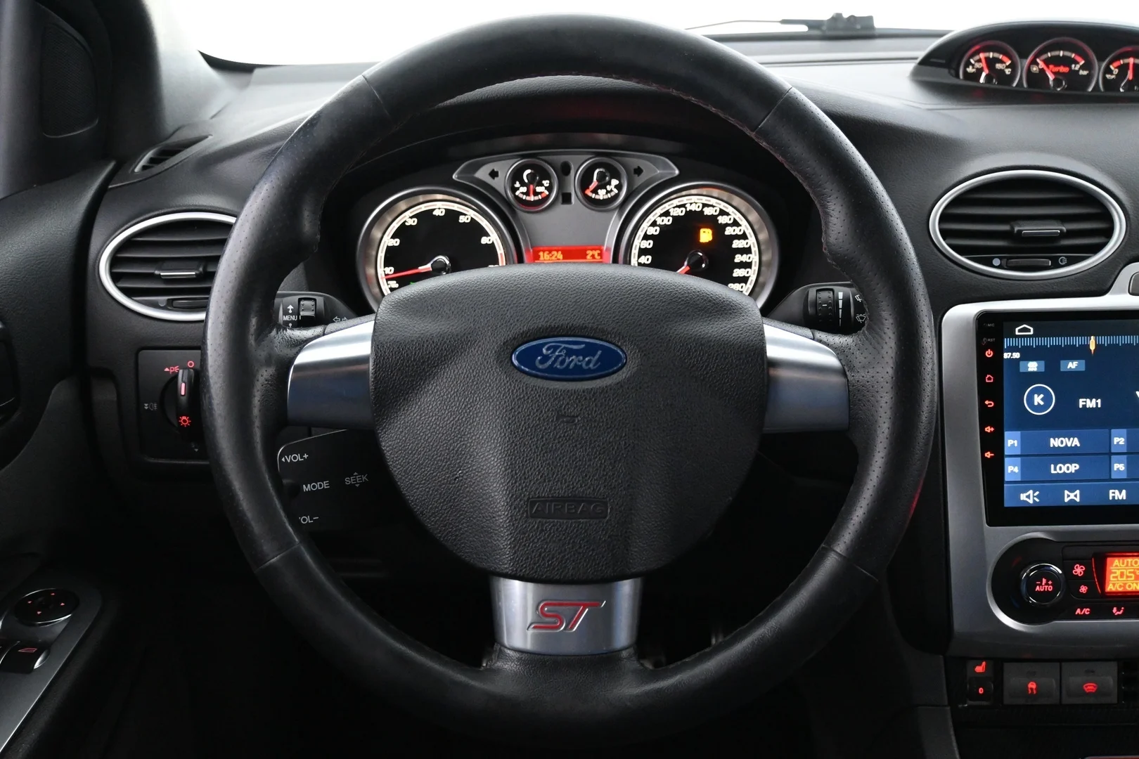 Car Image - RZRAcnmaUxMZu67qYdEMj