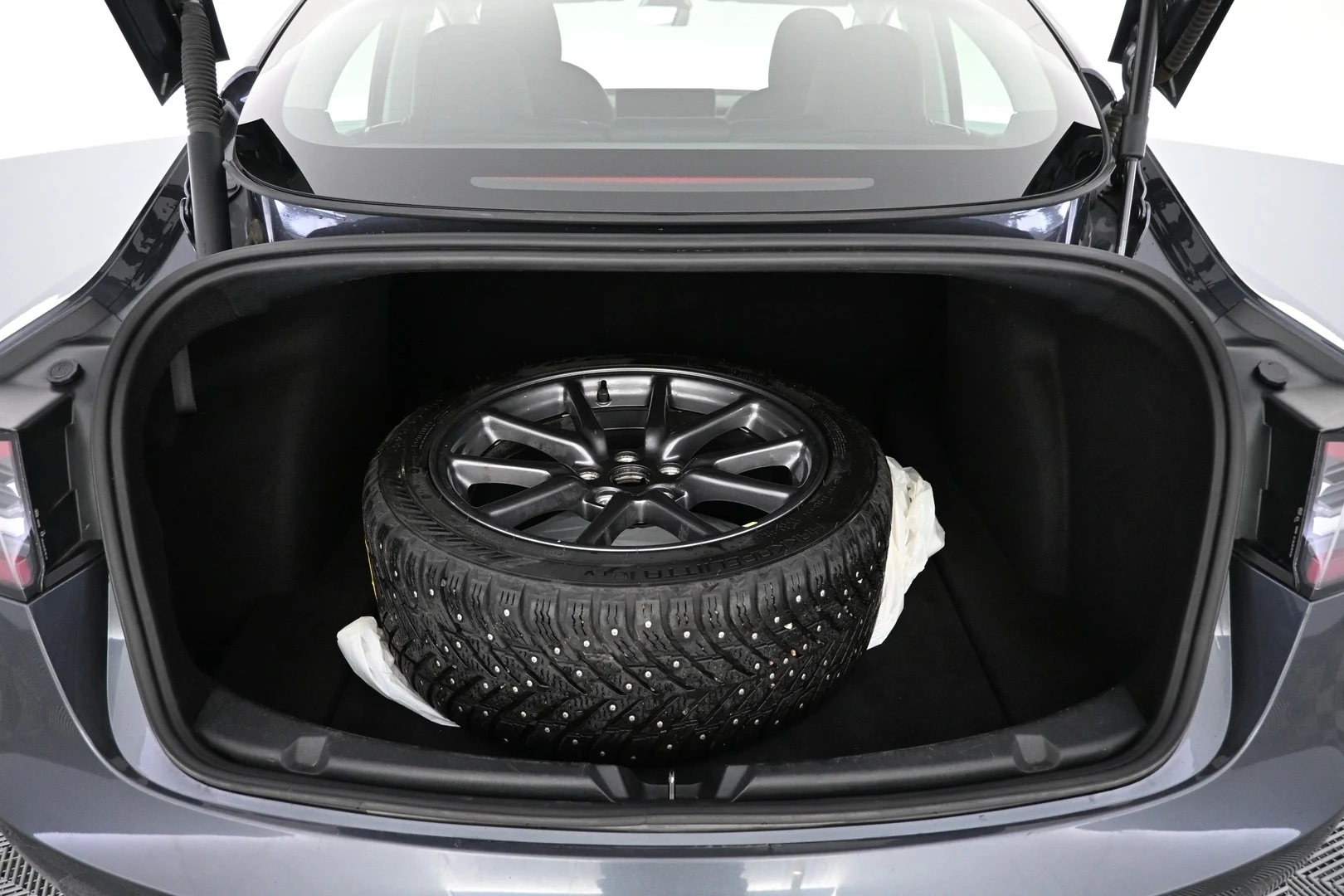 Car Image - 5mtF6IhTFhcKiG6rx52i4B
