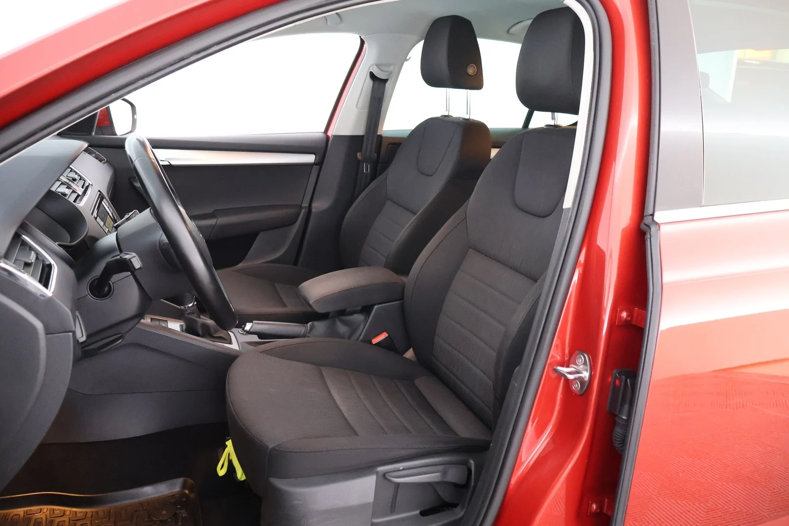 Car Image - f6SNOiyBoAk4qZKX2TGPc