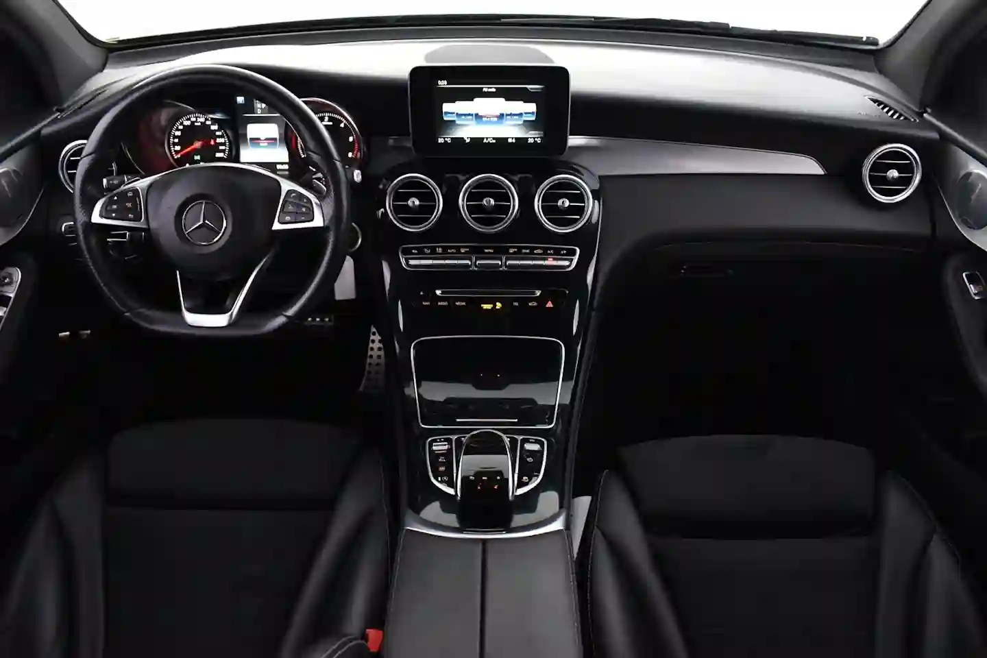 Car Image - RLCnEQRn3Cz2TgY39MSnq