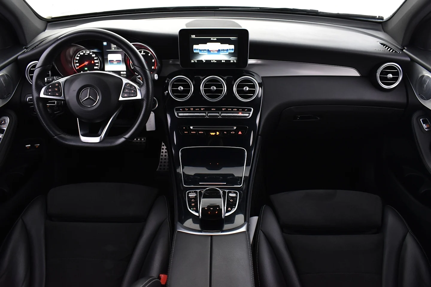 Car Image - RLCnEQRn3Cz2TgY39MSnq