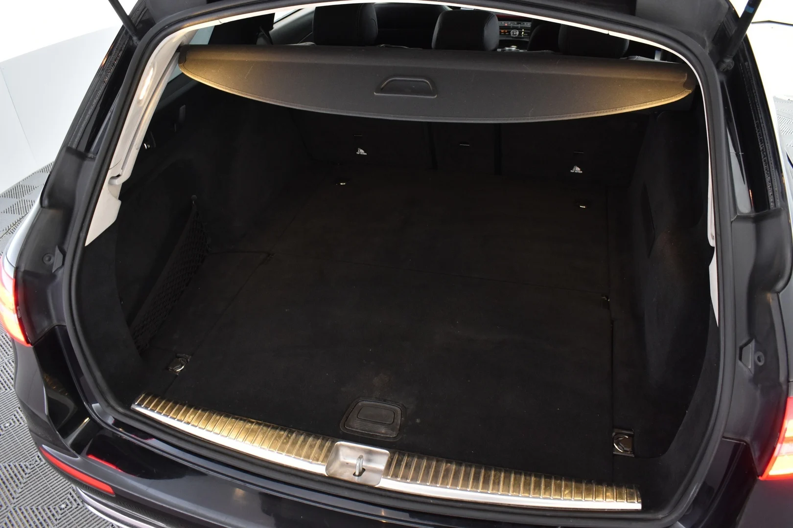 Car Image - 3pQMCvzhmnQKWbDeKbeoNL