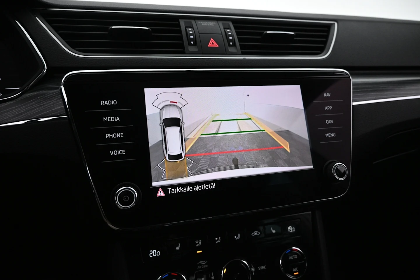 Car Image - 1hTWXRO9i0JH1CttTJJFt3